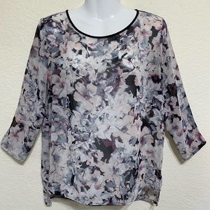 3 x $20 OR 2 x $15 - super cute floral blouse